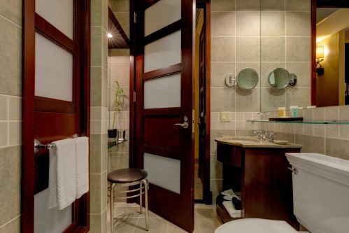 Our Deluxe Rooms come with Gilchrest & Soames bath amenities.